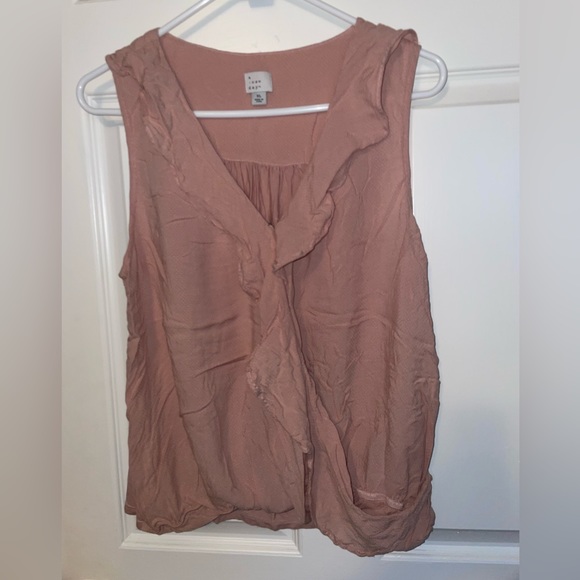 A New Day Light Pink Ruffle Sleeveless Top size X-Large v neck snap blush blouse - Picture 3 of 15